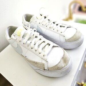 Nike Blazer Low Platform Flatform Leather Sneakers